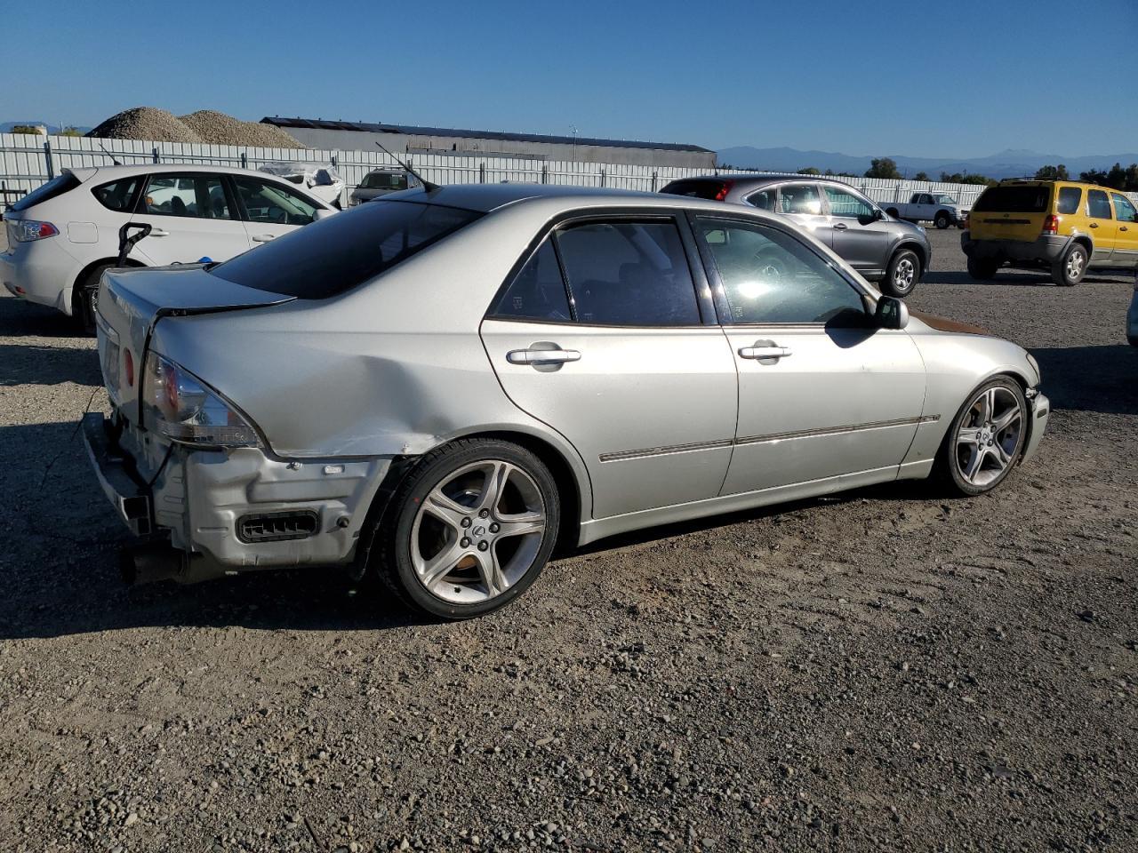 2003 LEXUS IS 300