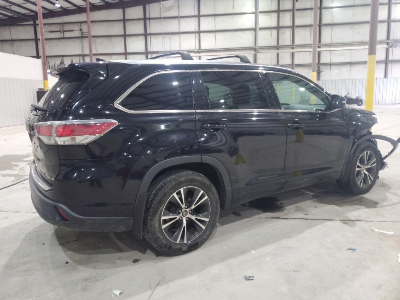 2016 TOYOTA HIGHLANDER