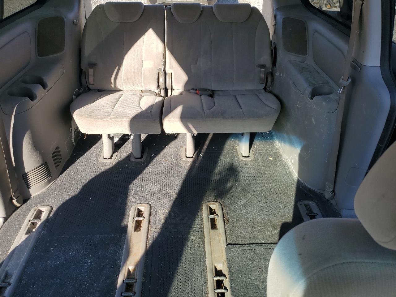 2008 KIA SEDONA