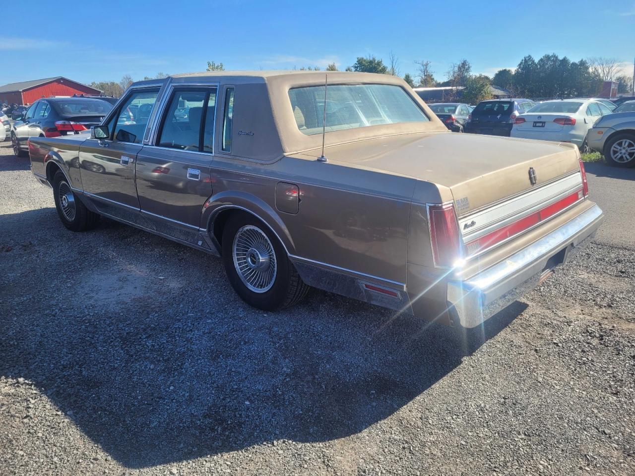 1988 LINCOLN Town Car