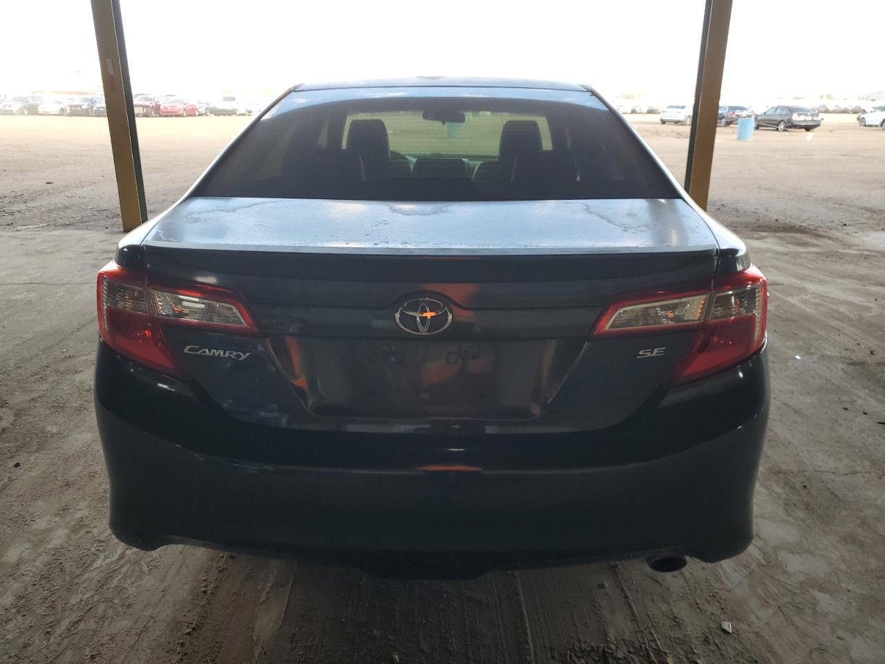 2014 TOYOTA CAMRY