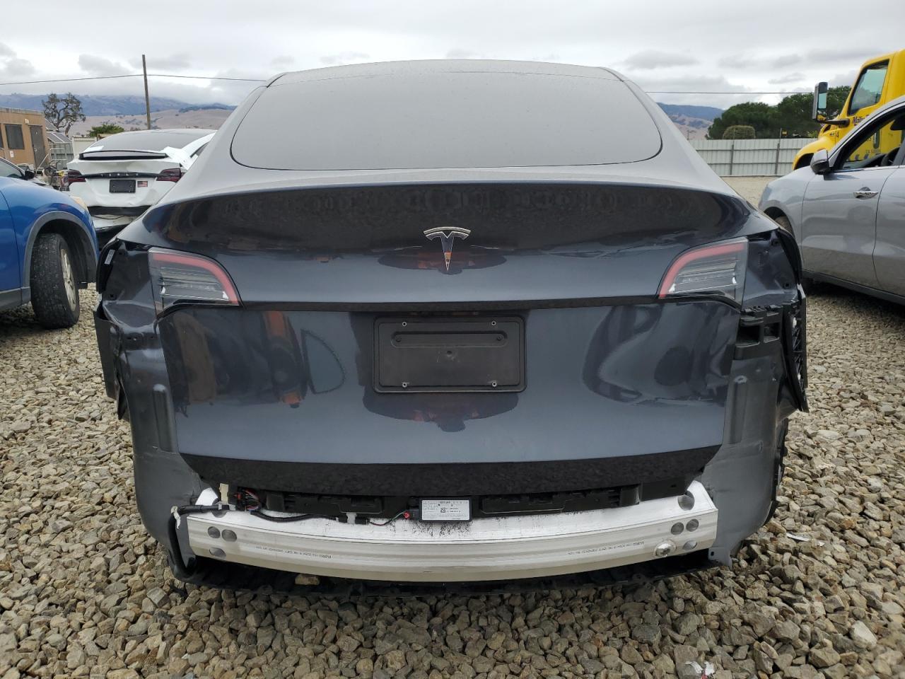 2024 TESLA MODEL Y