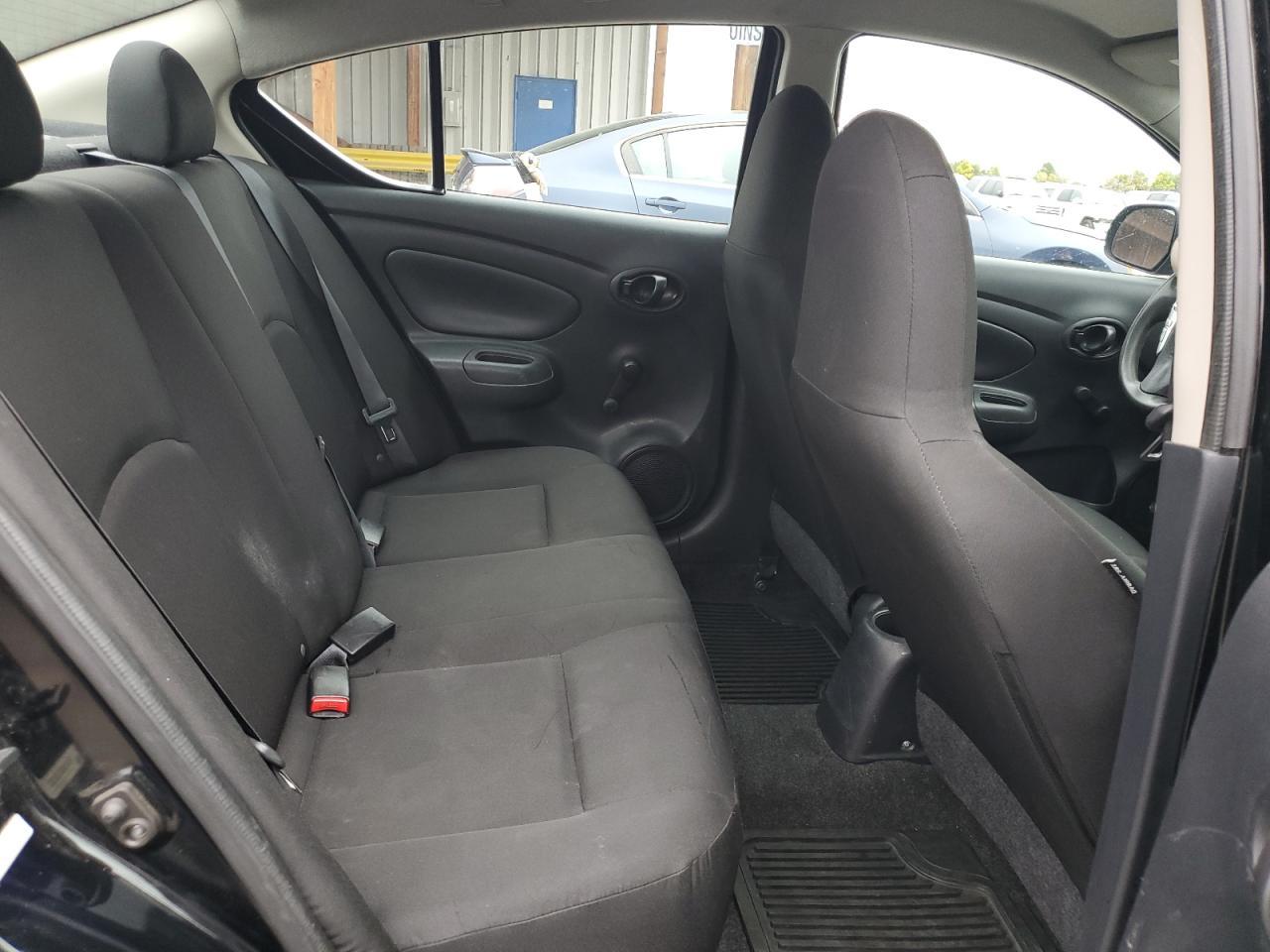 2015 NISSAN VERSA