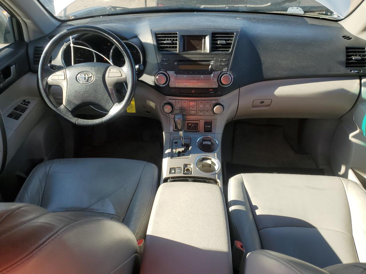 2010 TOYOTA HIGHLANDER