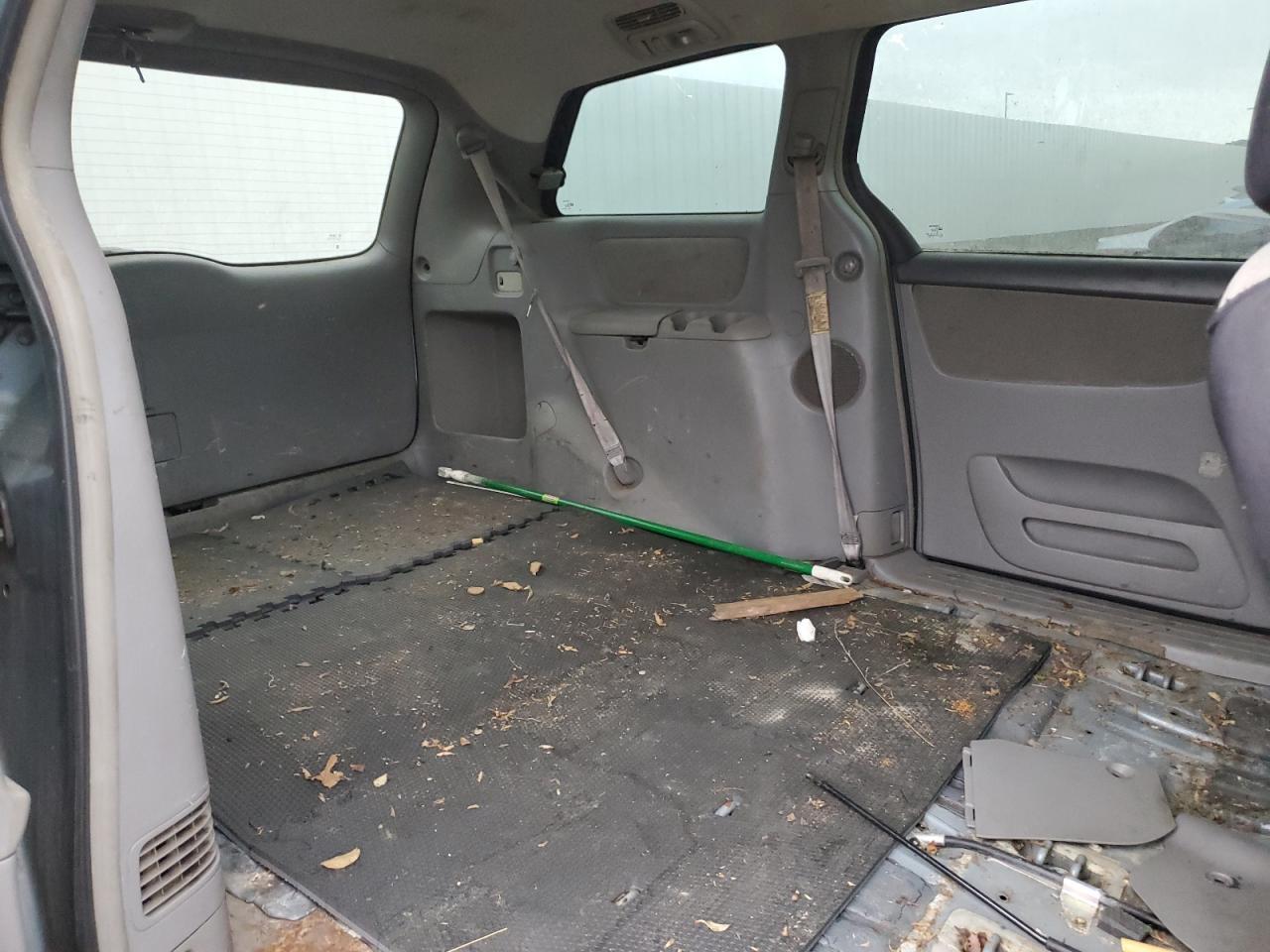 2006 TOYOTA SIENNA