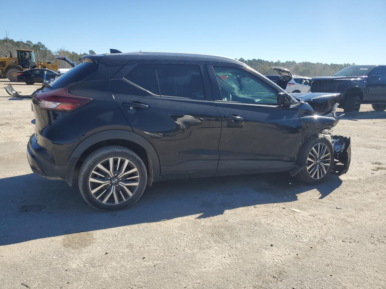 2021 NISSAN KICKS