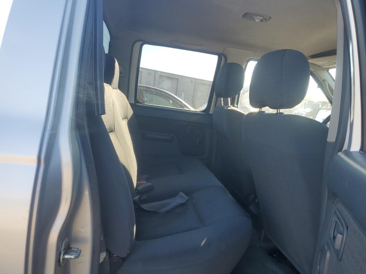2004 NISSAN Frontier
