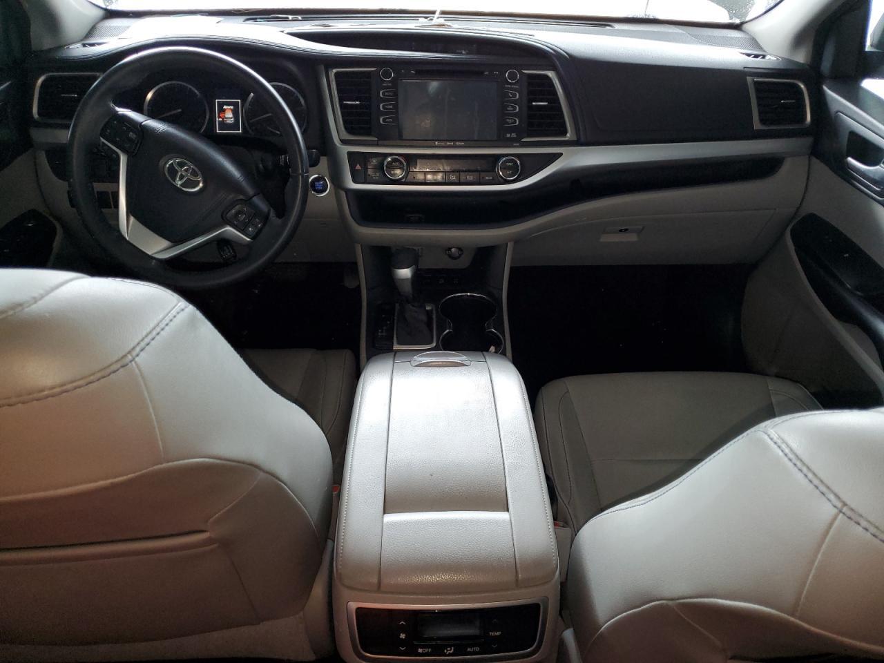 2016 TOYOTA HIGHLANDER