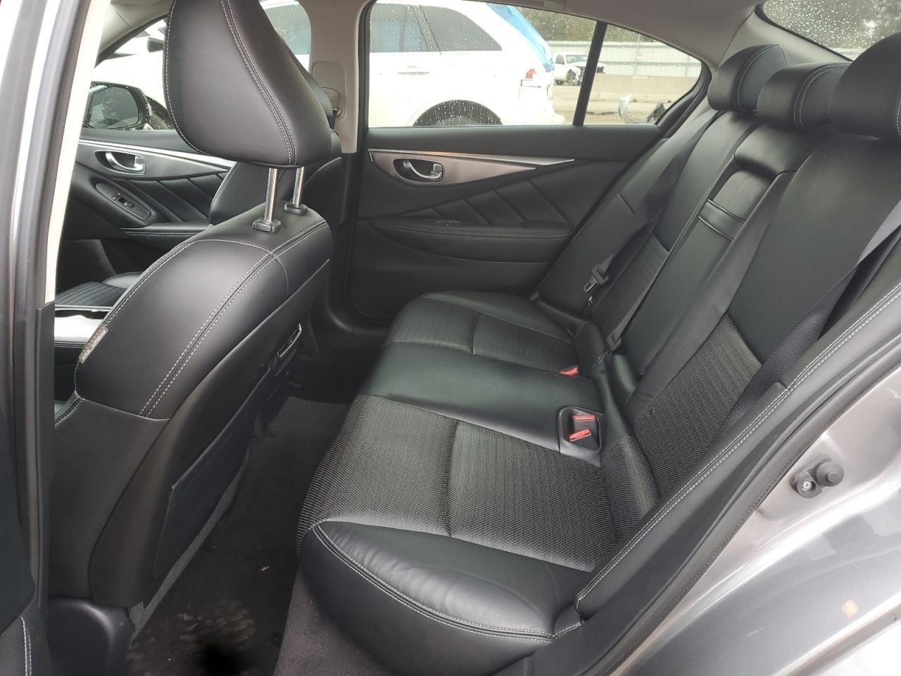 2015 INFINITI Q50