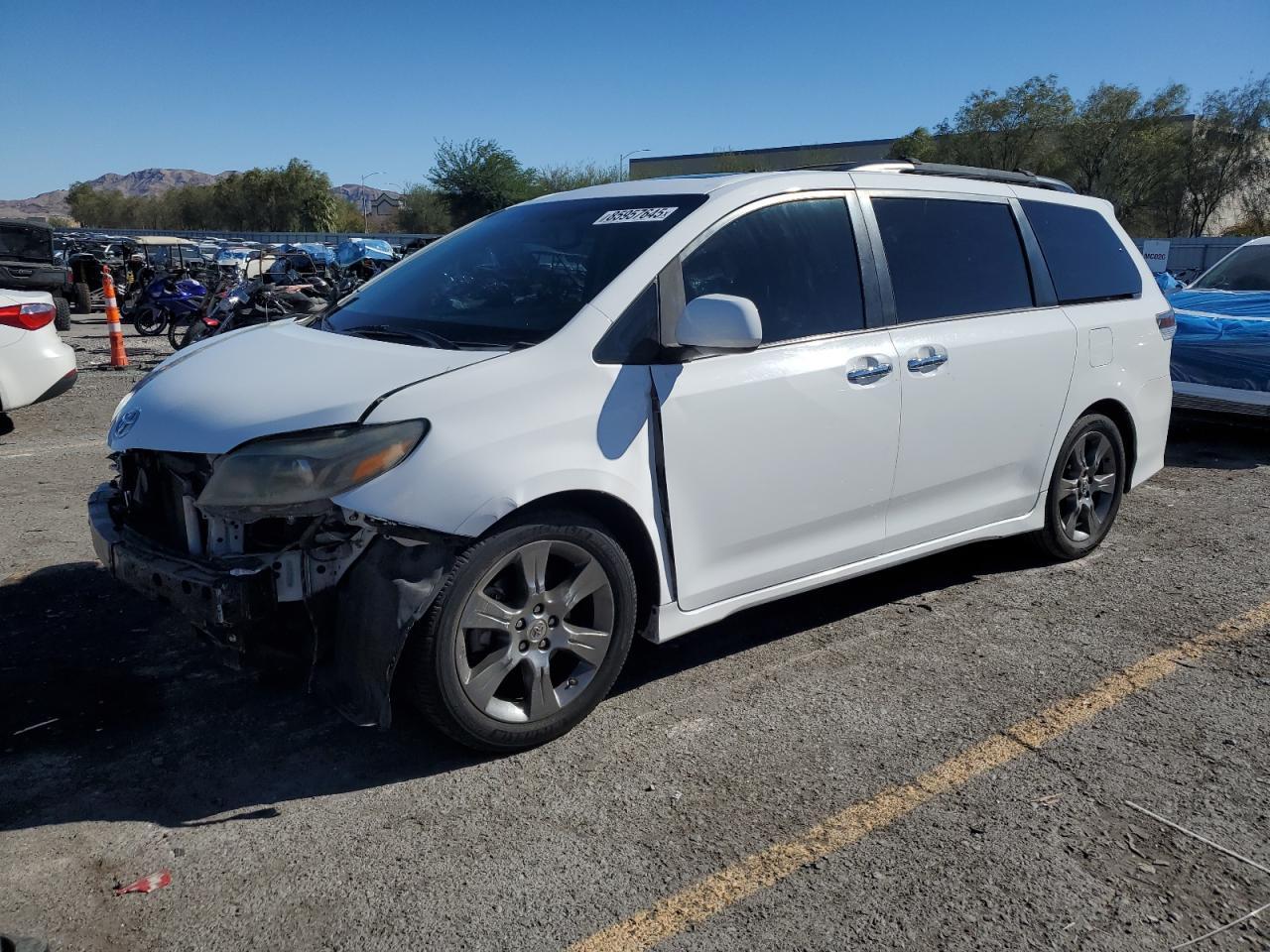 2016 TOYOTA SIENNA