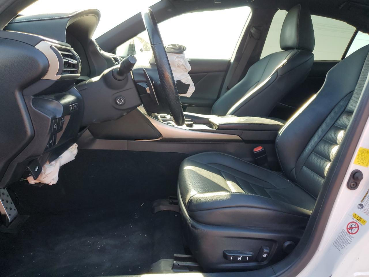 2018 LEXUS IS 300