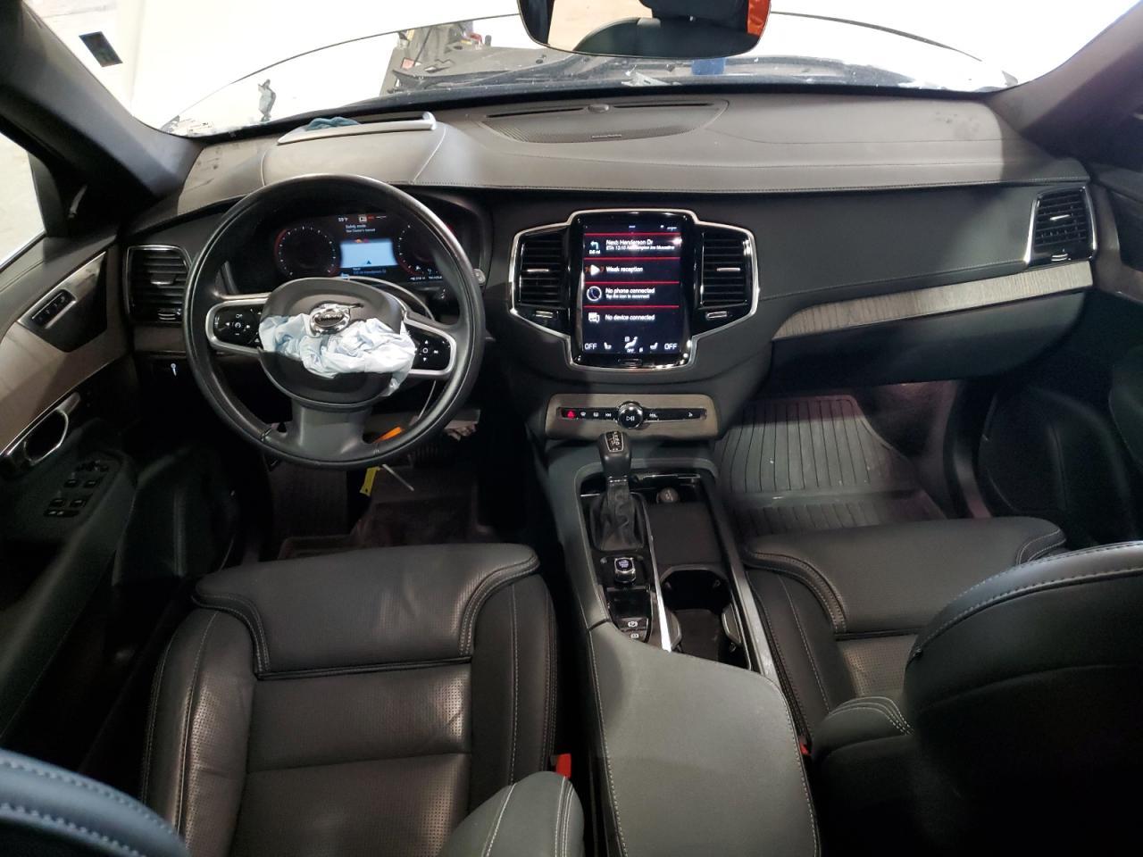 2022 VOLVO XC90