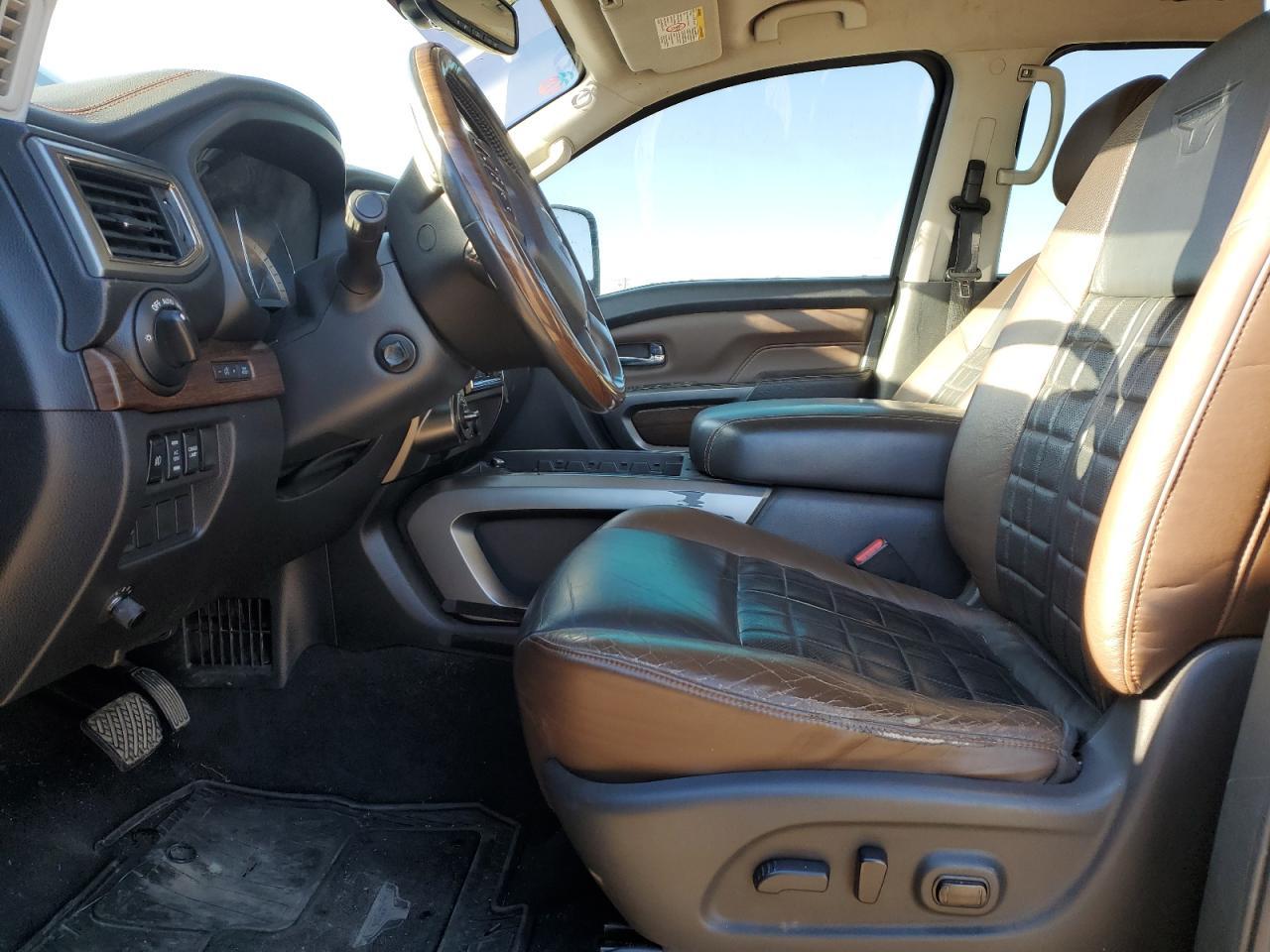 2016 NISSAN Titan