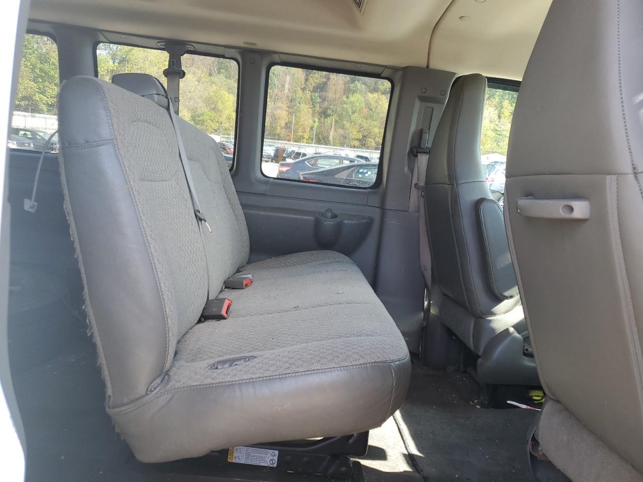 2016 CHEVROLET Express 3500