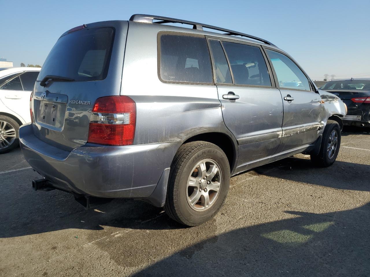 2005 TOYOTA HIGHLANDER