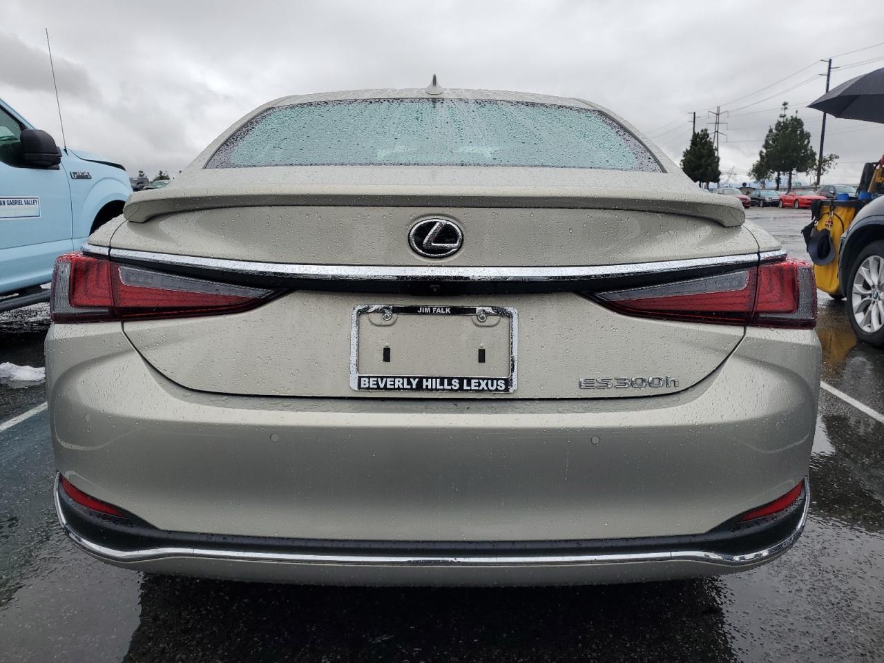 2024 LEXUS Es