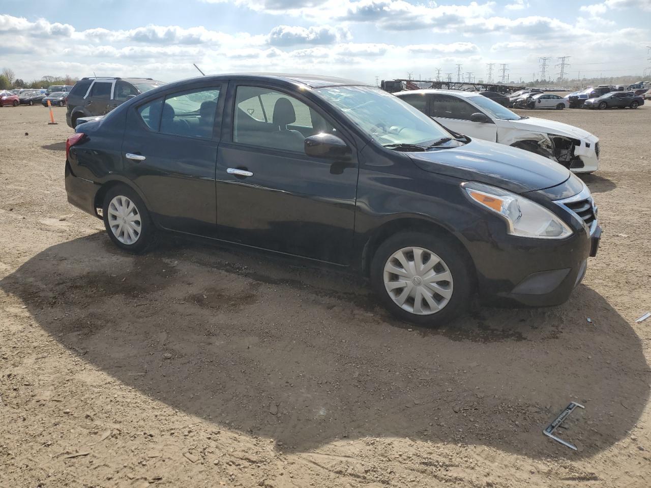 2017 NISSAN VERSA