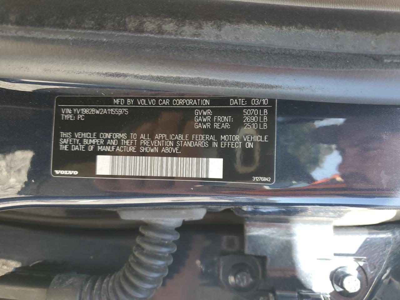 2010 VOLVO V70