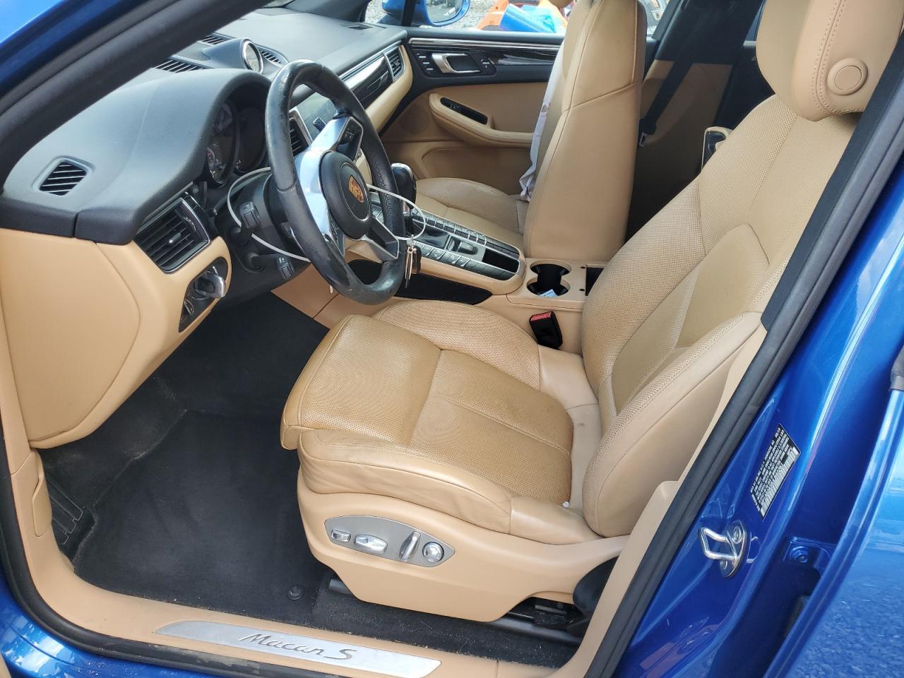 2018 PORSCHE Macan