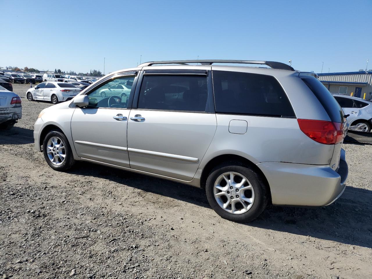 2006 TOYOTA SIENNA