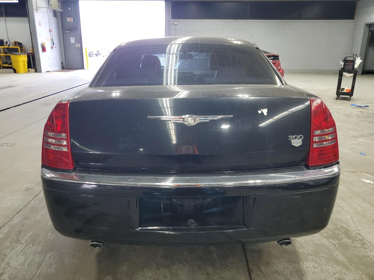 2005 CHRYSLER 300