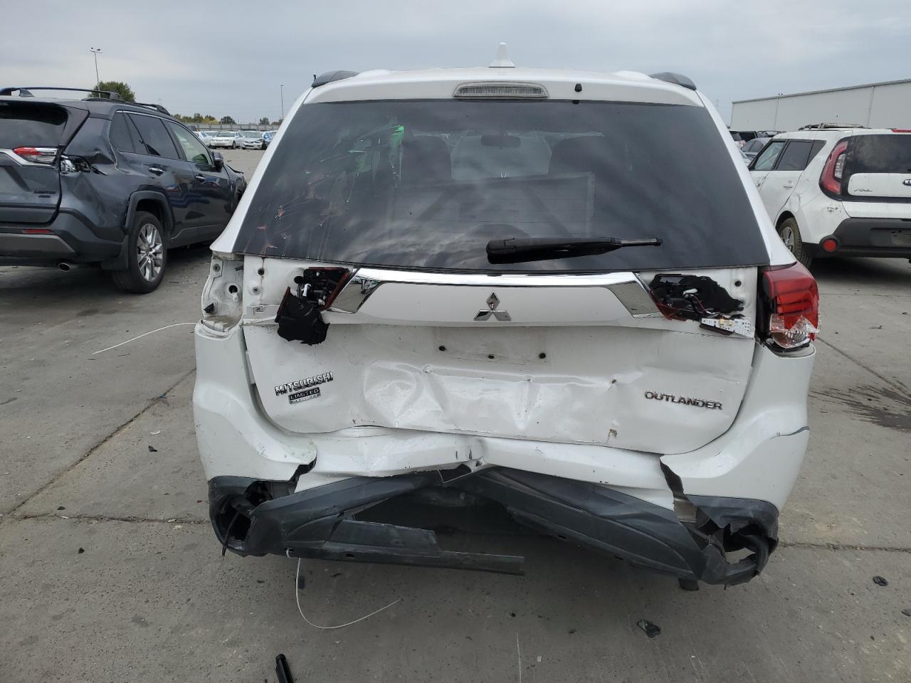 2018 MITSUBISHI outlander