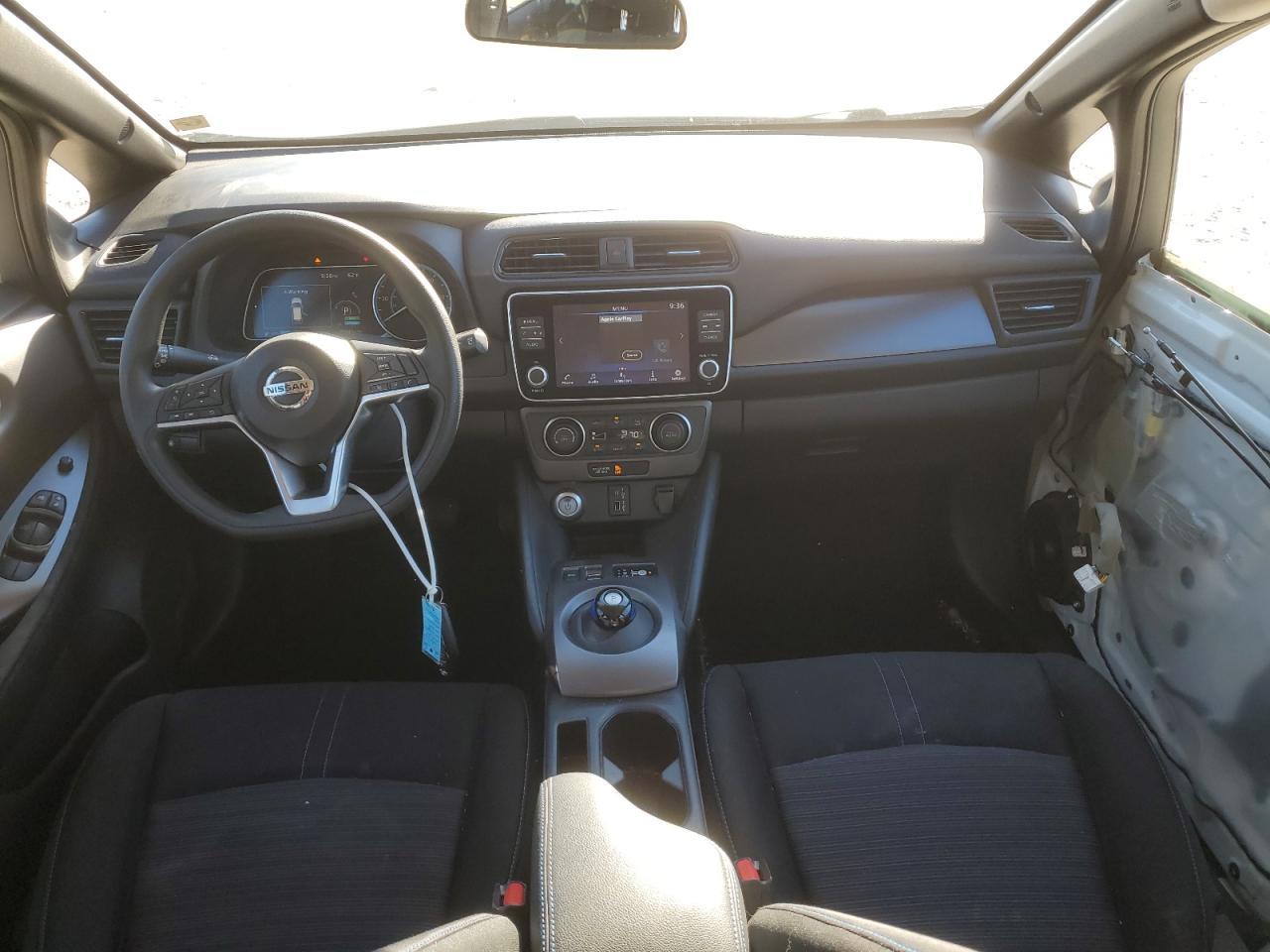 2022 NISSAN LEAF