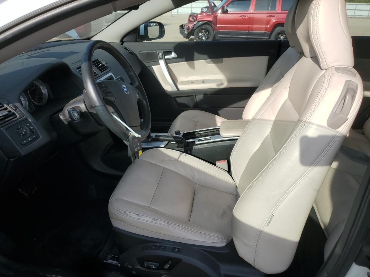 2012 VOLVO C70