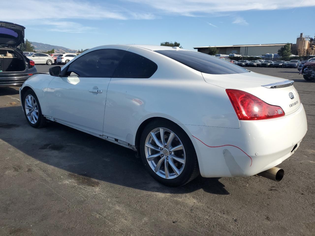 2013 INFINITI G37