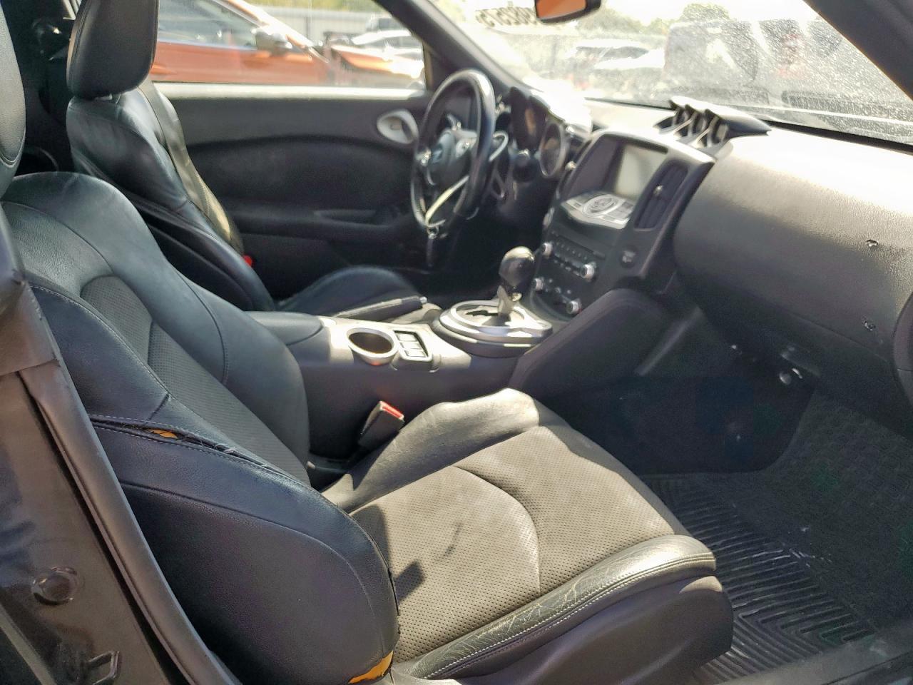 2015 NISSAN 370Z