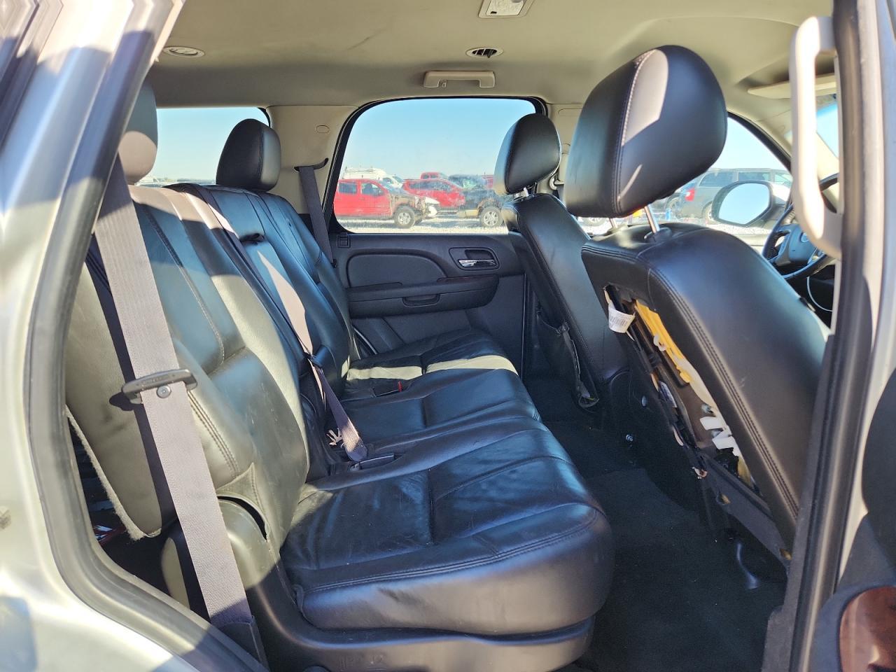 2011 CHEVROLET Tahoe