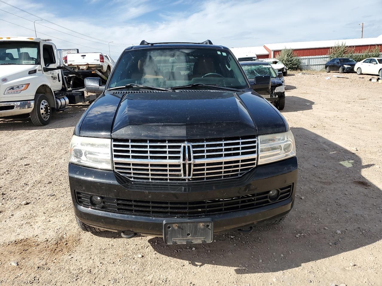 2011 LINCOLN Navigator