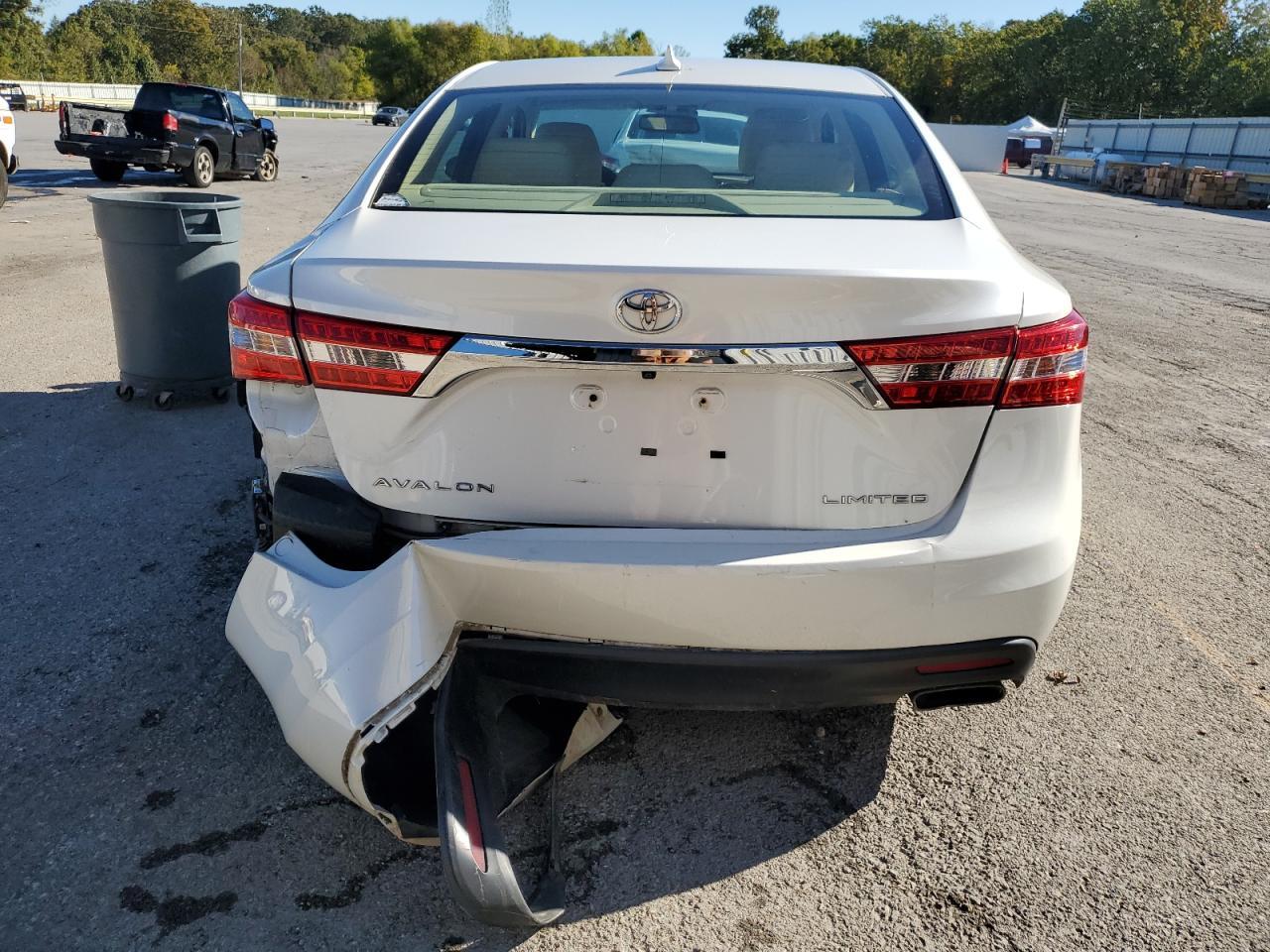 2013 TOYOTA Avalon