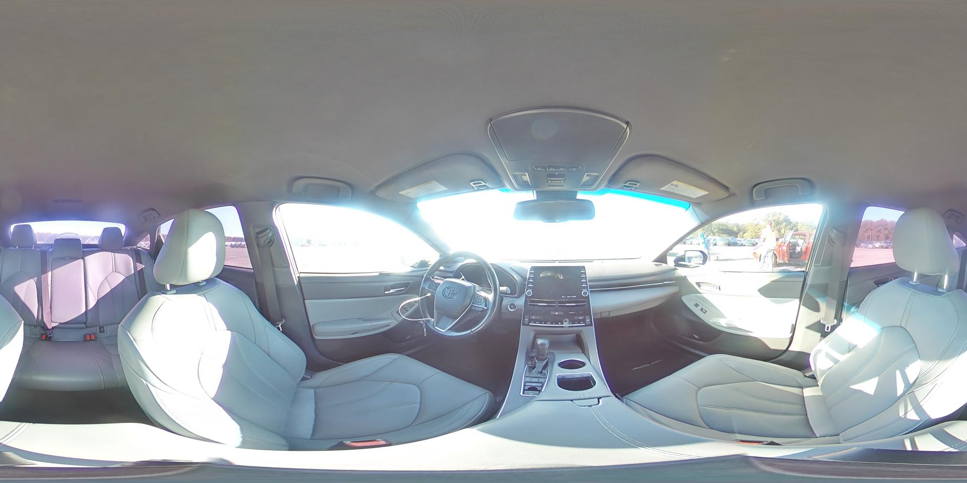 2019 TOYOTA Avalon