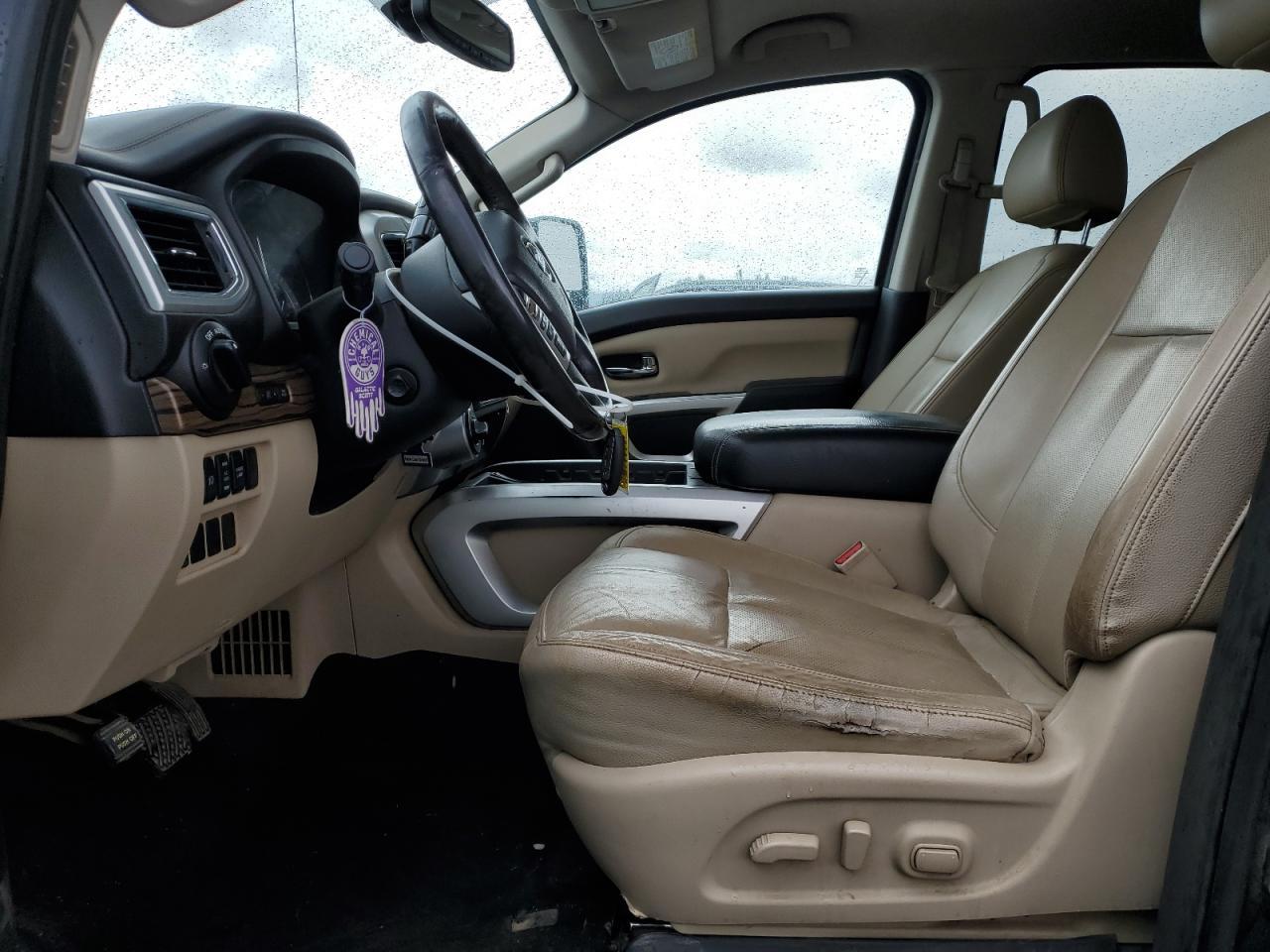 2016 NISSAN Titan