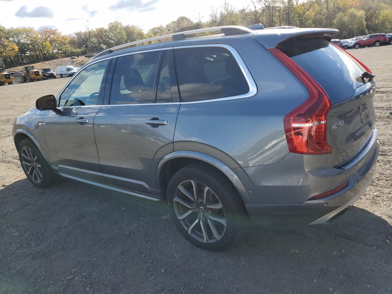 2019 VOLVO XC90