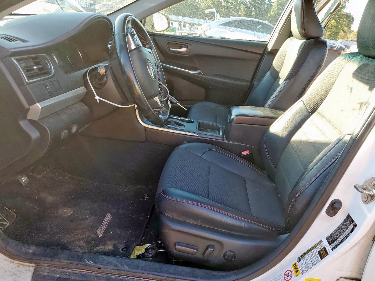 2016 TOYOTA CAMRY