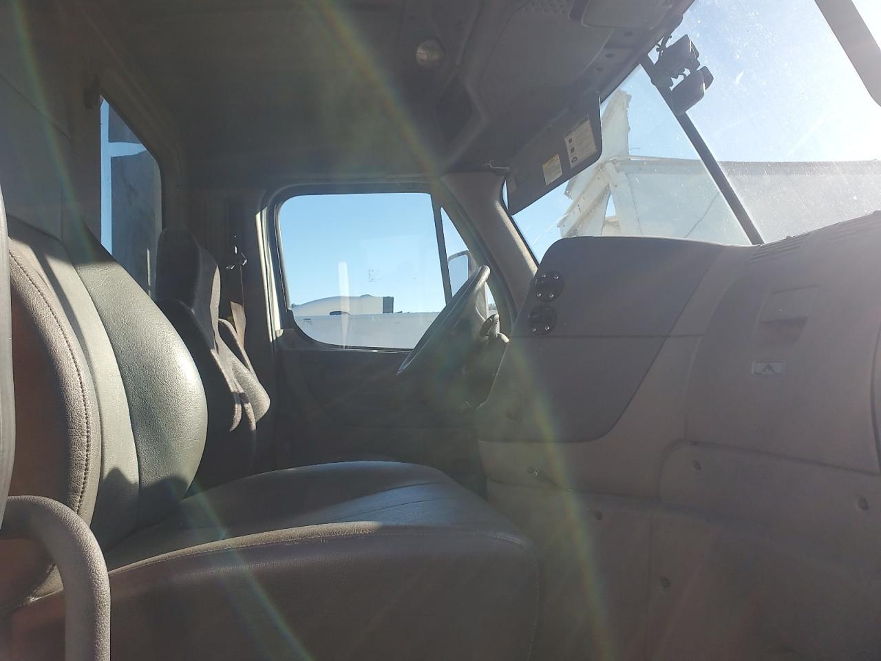 2016 FREIGHTLINER CASCADIA 125