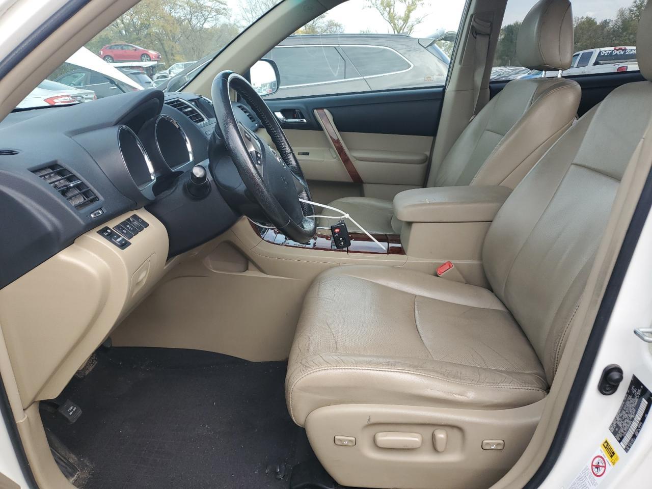 2011 TOYOTA HIGHLANDER