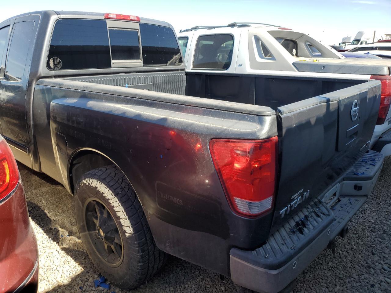 2011 NISSAN Titan