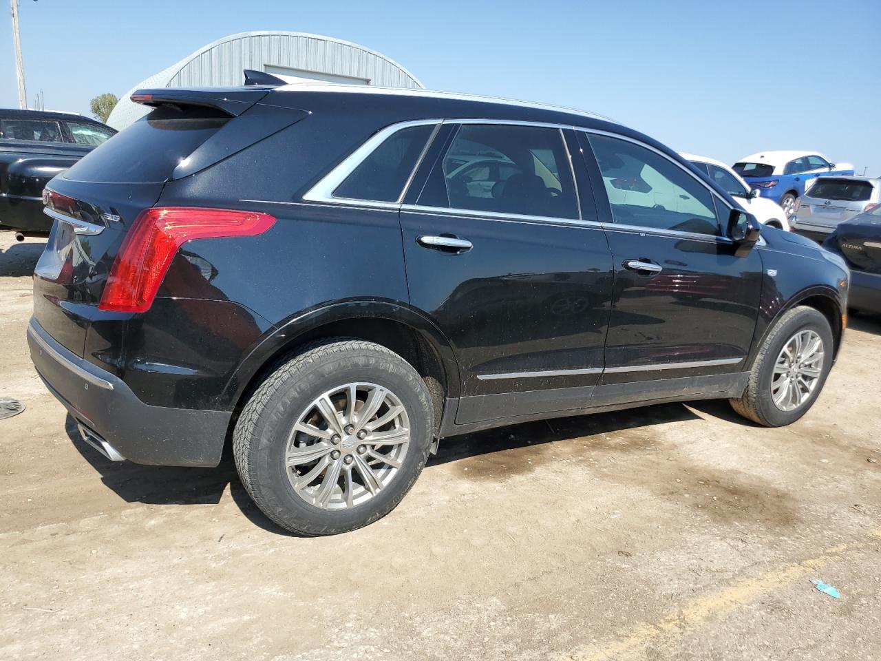 2017 CADILLAC XT5