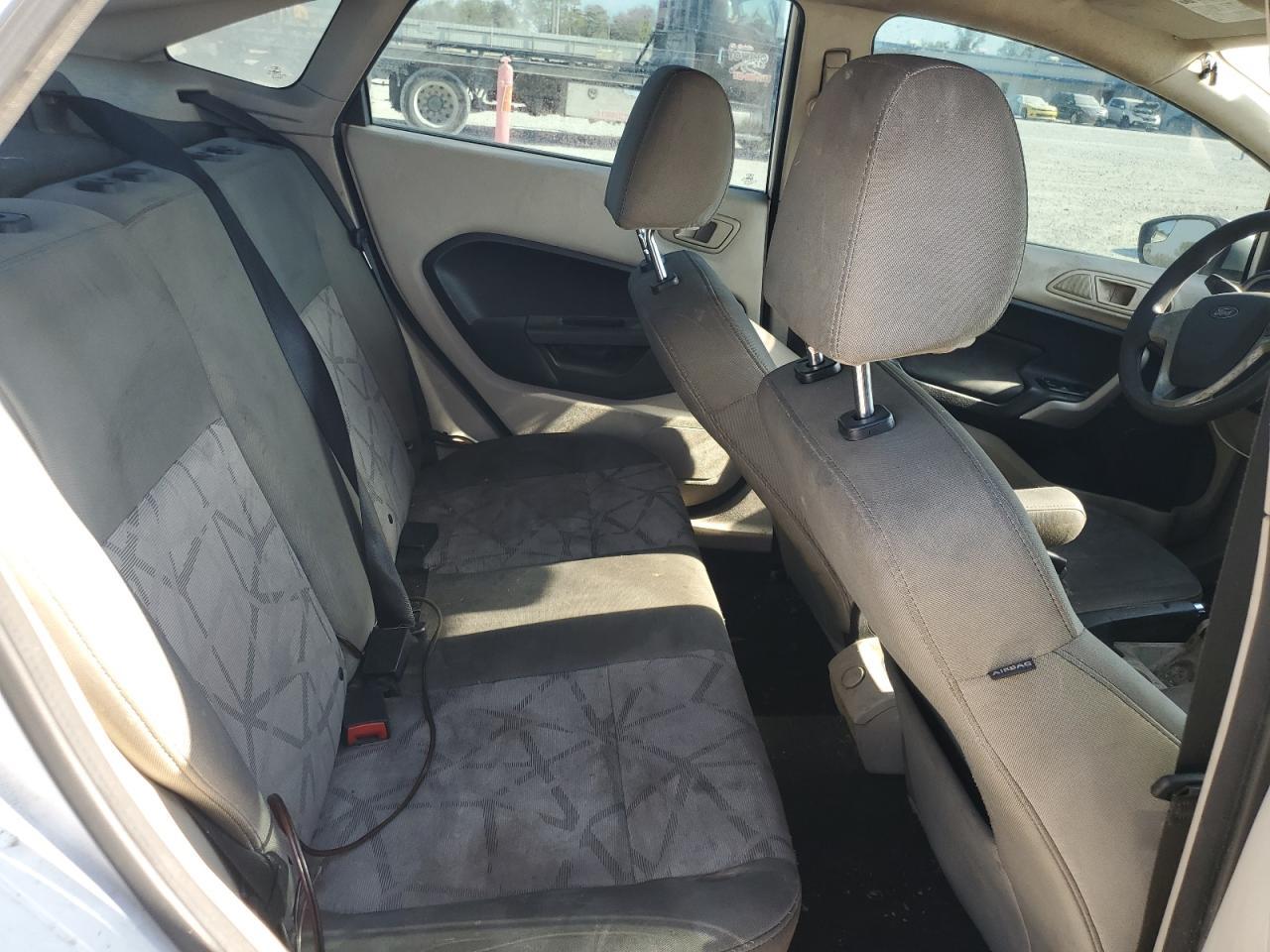 2013 FORD Fiesta