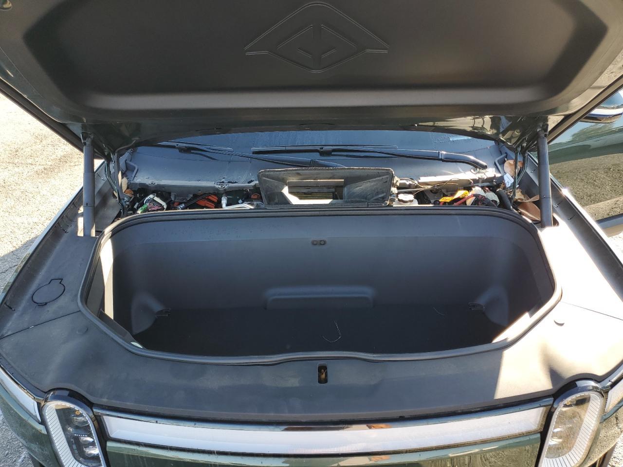 2022 RIVIAN R1s