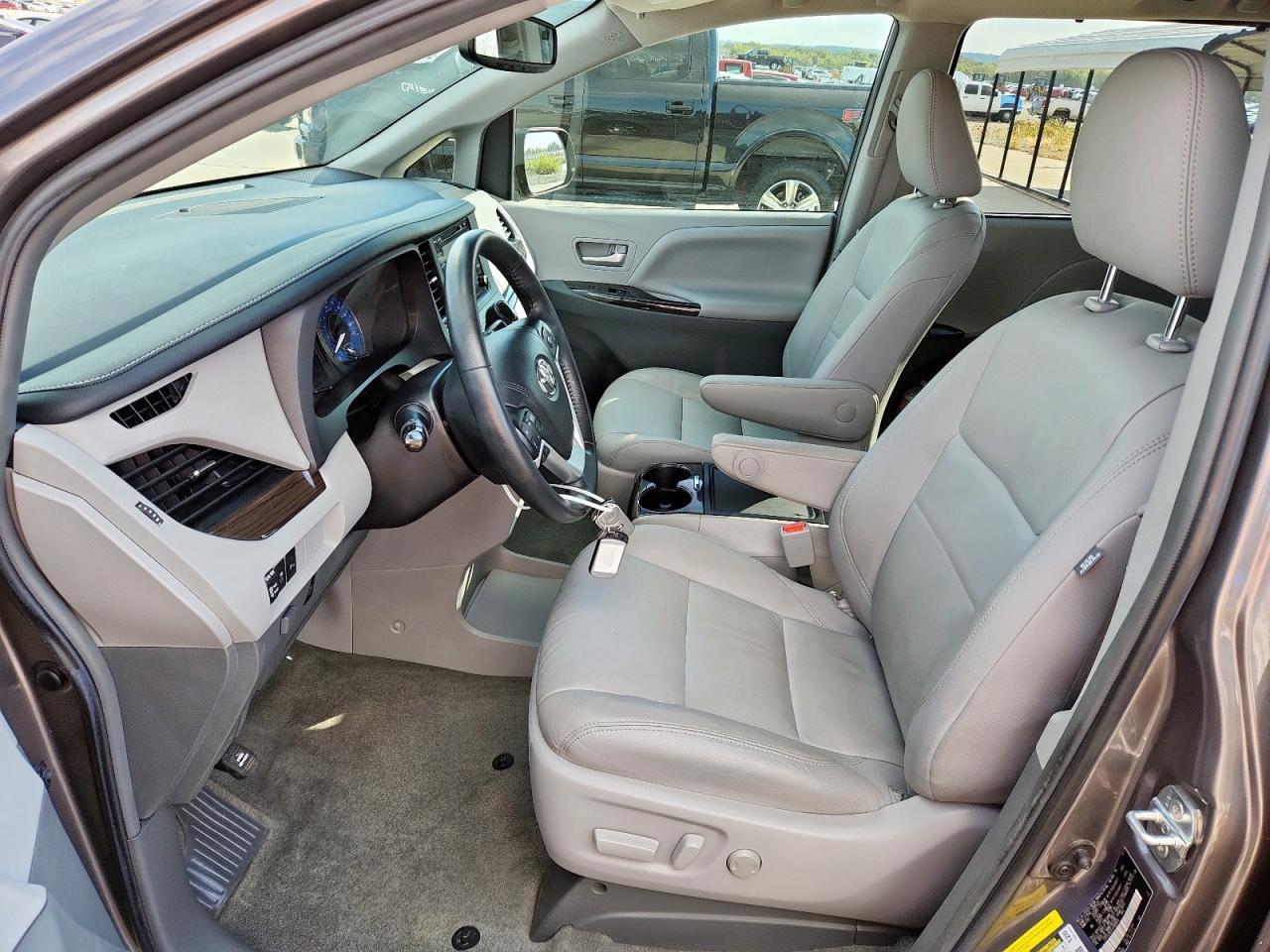 2018 TOYOTA SIENNA
