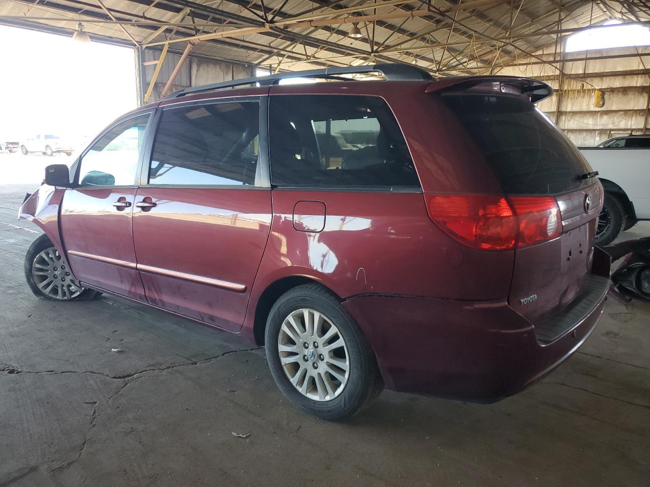 2010 TOYOTA SIENNA