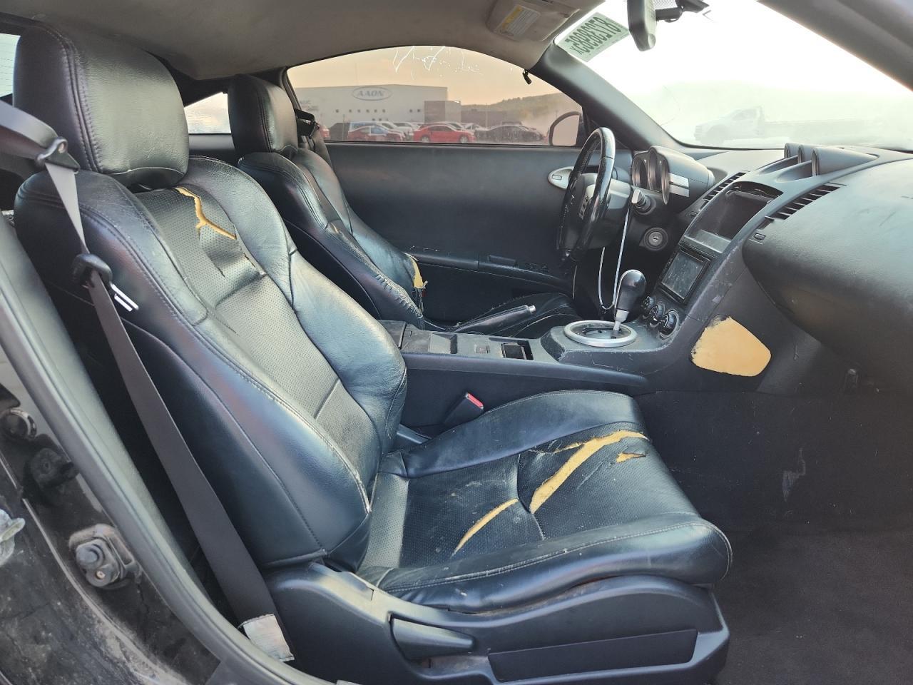 2004 NISSAN Z