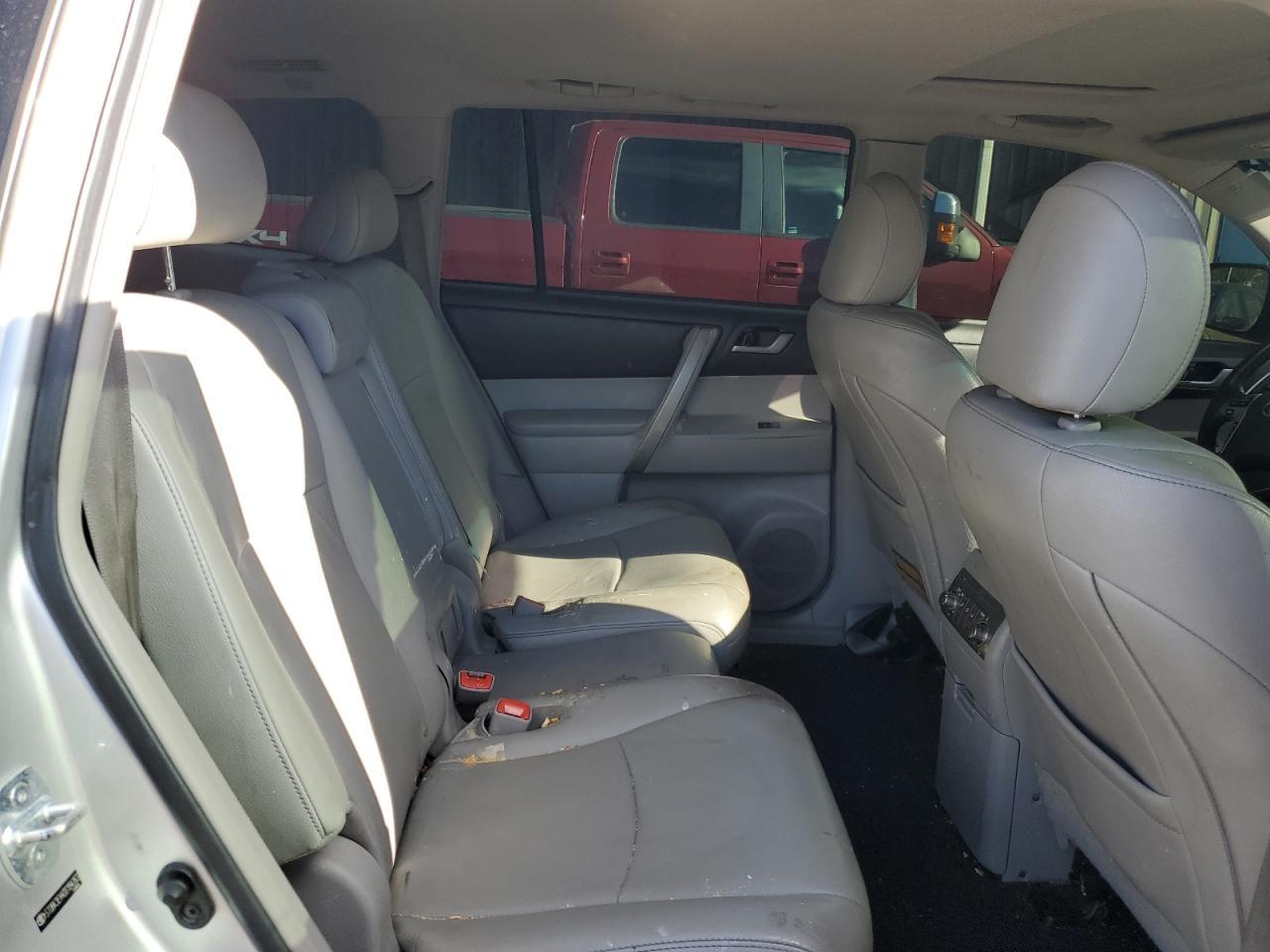 2013 TOYOTA HIGHLANDER