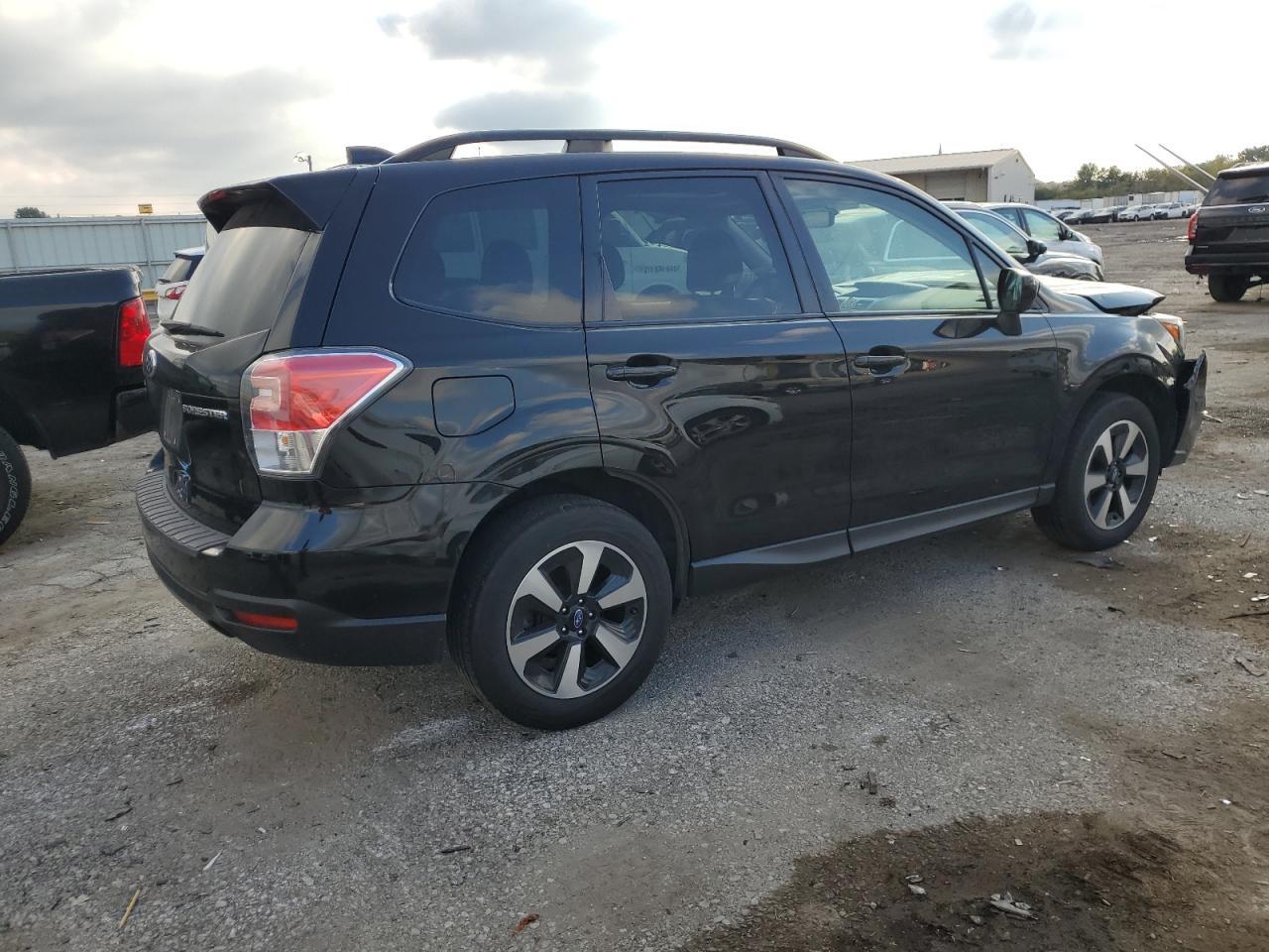 2017 SUBARU FORESTER