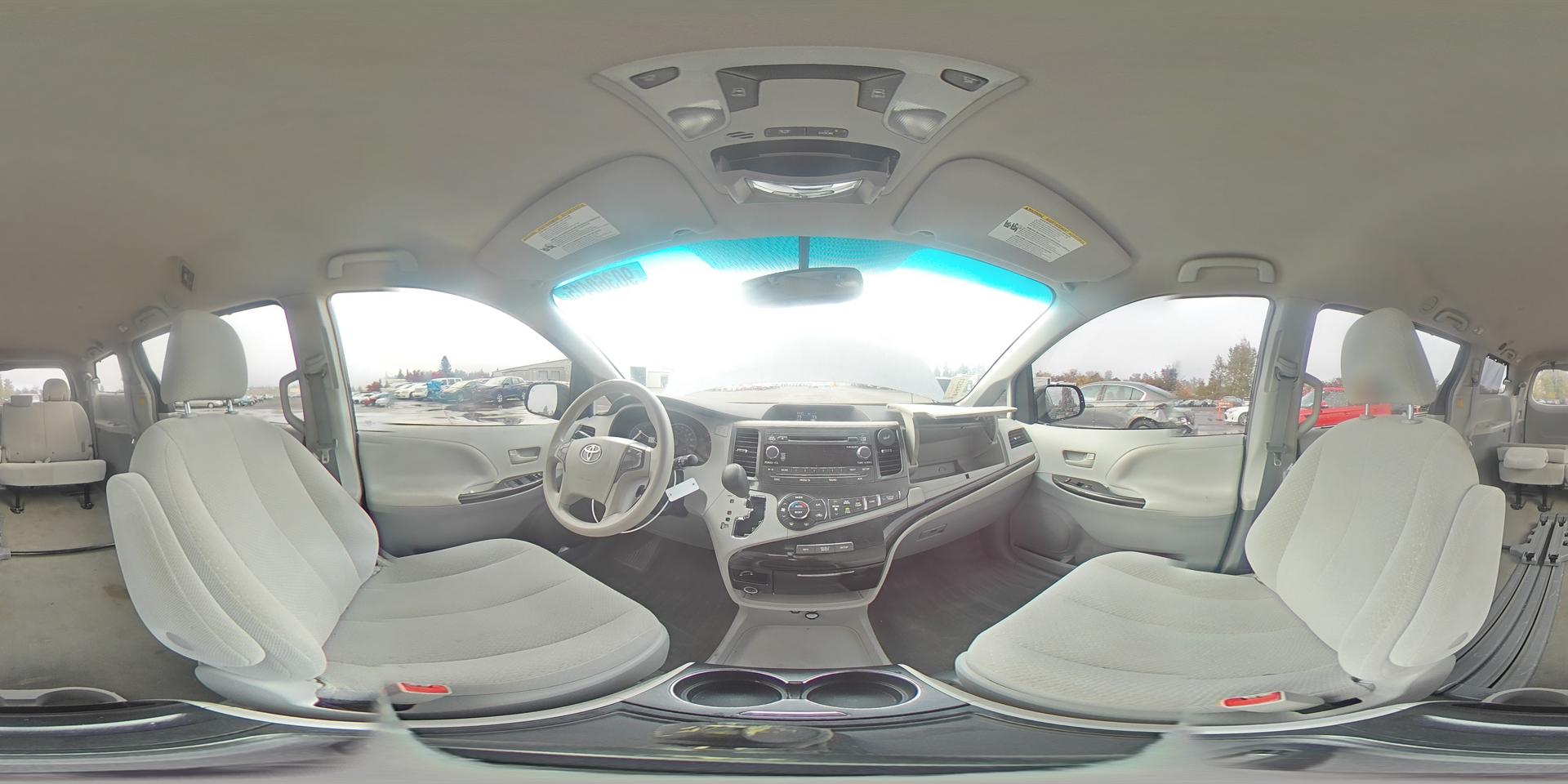 2013 TOYOTA SIENNA