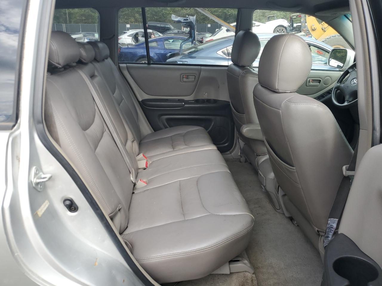 2002 TOYOTA HIGHLANDER